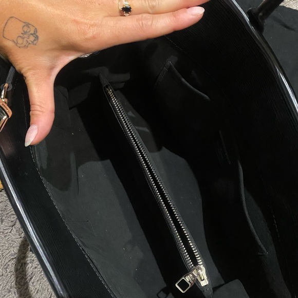 Louis Vuitton Marly Handbag Epi Leather MM - Picture 3 of 8